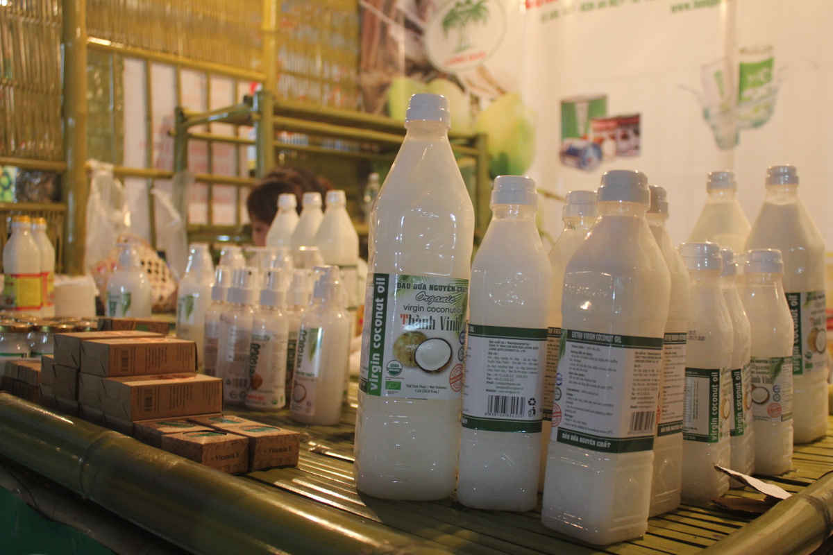 Các sản phẩm chế biến từ dừa của Công ty TNHH chế biến dừa Lương Quới, Bến Tre.