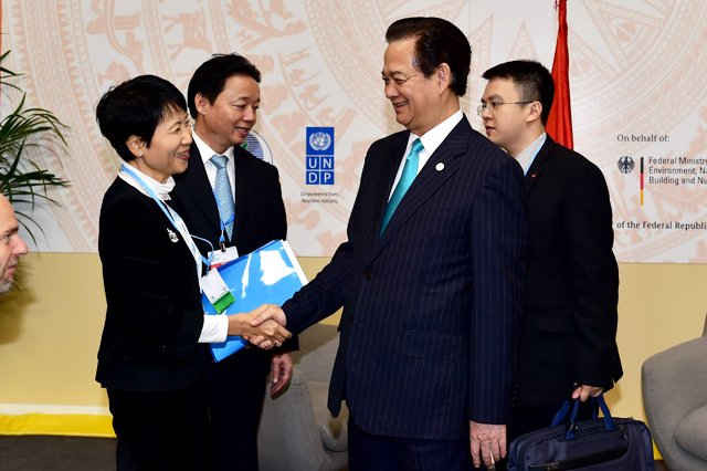 Thủ tướng Nguyễn Tấn Dũng tiếp bà Naoko Ishii, Tổng giám đốc điều hành kiêm Chủ tịch Quỹ Môi trường toàn cầu.