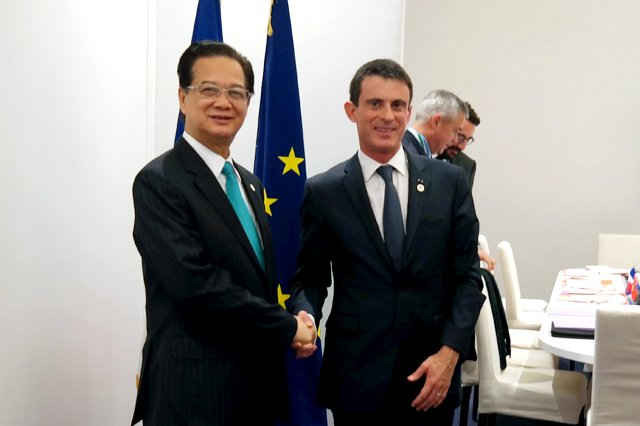 Hai Thủ tướng Việt Nam và Pháp đã thống nhất các phương hướng, biện pháp lớn thúc đẩy hợp tác song phương, đồng thời trao đổi về các vấn đề quốc tế và khu vực hai bên cùng quan tâm. 