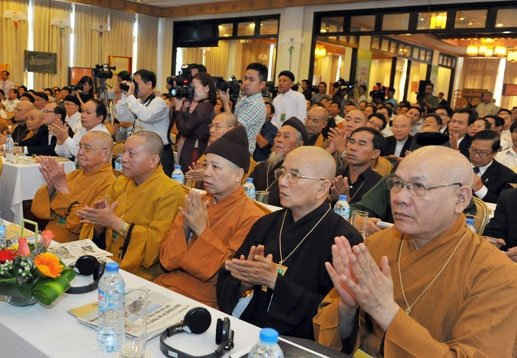 Các đại biểu tôn giáo tham dự hội nghị 