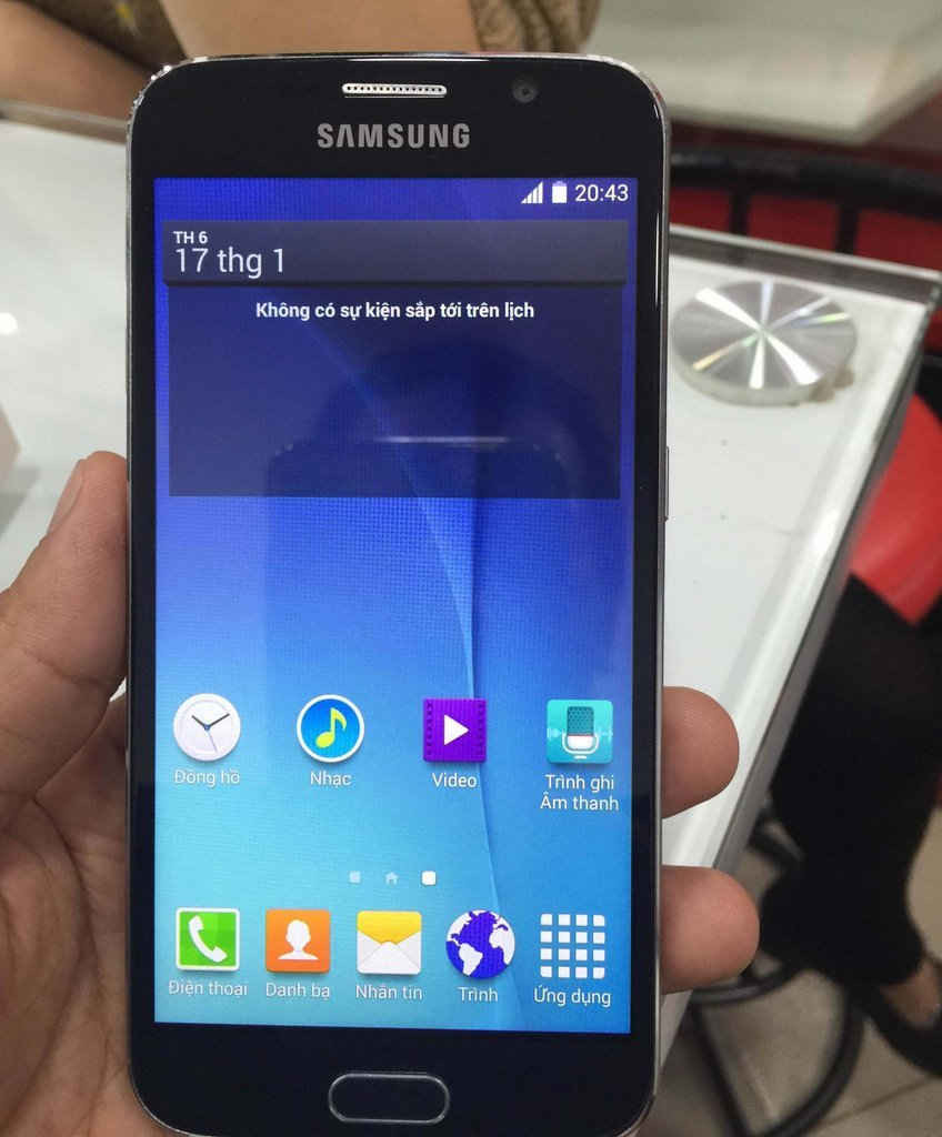 Mặt trước của Samsung Galaxy S6 8GB nhái.