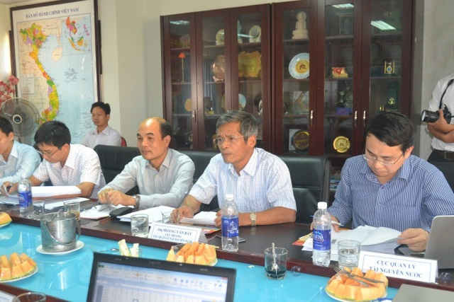 Ông Hoàng Văn Bẩy, Cục trưởng Cục quản lý tài nguyên nước (Bộ Tài nguyên & Môi trường) chủ trì cuộc họp