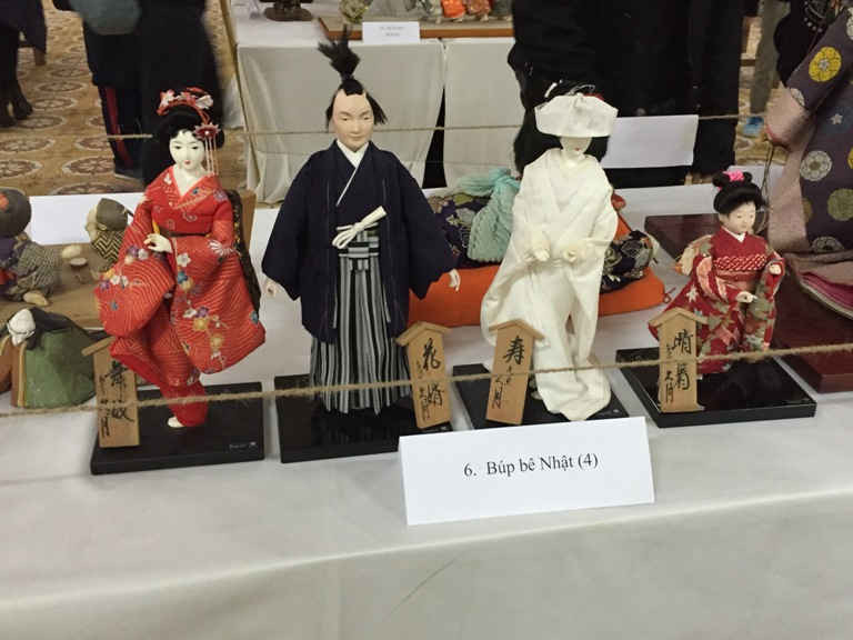 Nhiều búp bê Nhật được trưng bày tại triển lãm: búp bê thái tử, búp bê mai, búp bê Kyo, búp bê Kokeshi…
