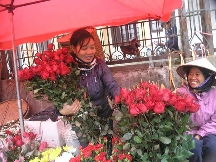 Nụ cười của những người bán hoa Sa Pa trong giá rét