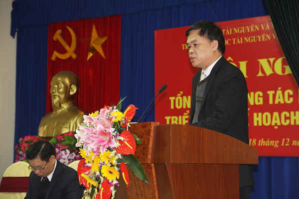 Phó Hiệu trưởng trường Đại học TN&MT Trần Duy Kiều phát biểu tại Hội nghị