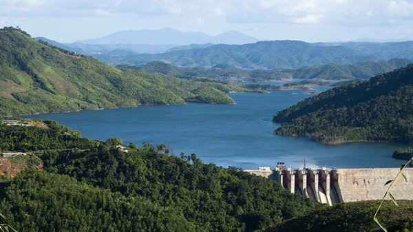 Khu BTTN Tà Đùng có diện tích mặt nước lớn do các nhà máy thủy điện trên 2 lưu vực sông Srêpốk và sông Đồng Nai