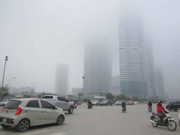Tòa nhà Keangnam sương mù che phủ như 