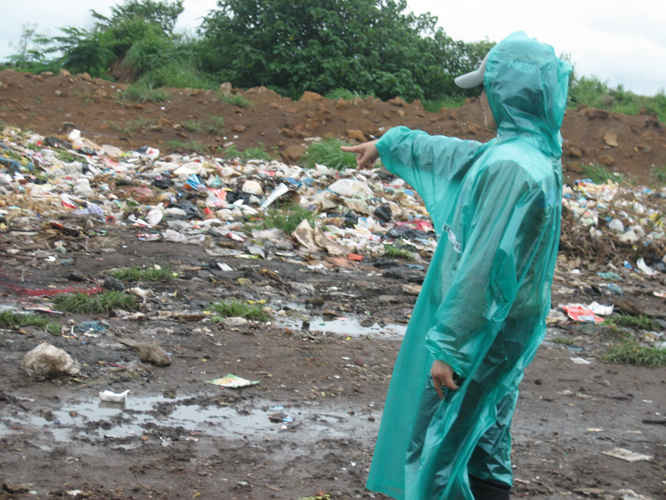 Rác thải ở các khu dân cư là một trong những nguồn gây ô nhiễm môi trường ở Bình Phước
