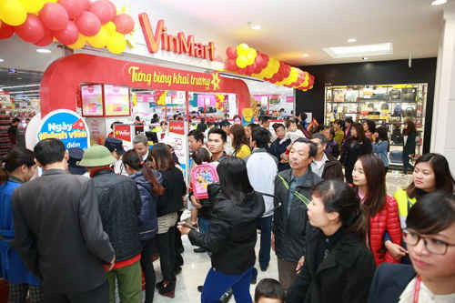 Hàng ngàn lượt khách nô nức đến Vincom ngày khai trương