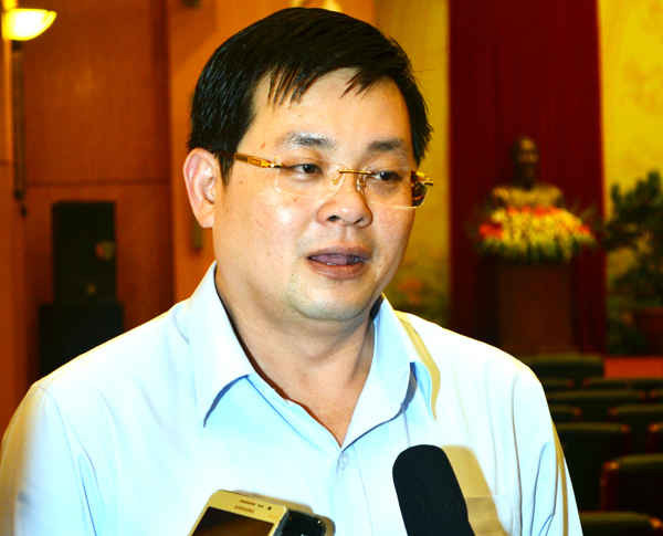 Ông Nguyễn Toàn Thắng - Giám đốc Sở TN&MT TP.HCM trả lời phỏng vấn phóng viên báo điện tử baotainguyenmoitruong.vn sáng 5/1. Ảnh: Hoàng Minh