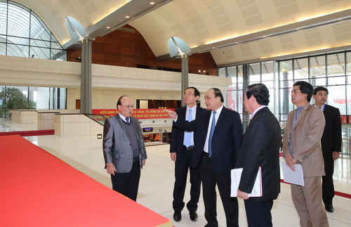 Phó Thủ tướng Chính phủ Nguyễn Xuân Phúc kiểm tra công tác chuẩn bị Đại hội