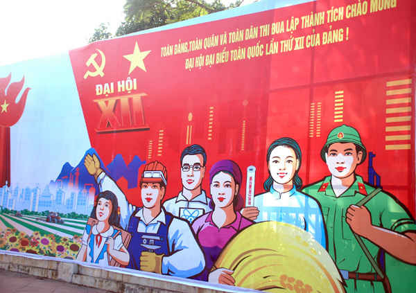 Tranh cổ động chào mừng Đại hội XII Đảng Cộng sản Việt Nam. Ảnh: Việt Hùng