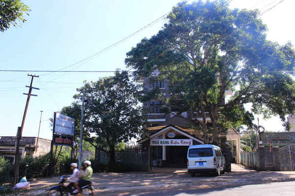 Đoàn kiểm tra số 30 kiểm tra đột xuất Nhà hàng Biển Rừng 231, đường Nguyễn Thị Định, phường Thành Nhất, TP BMT tỉnh Đắk Lắk.