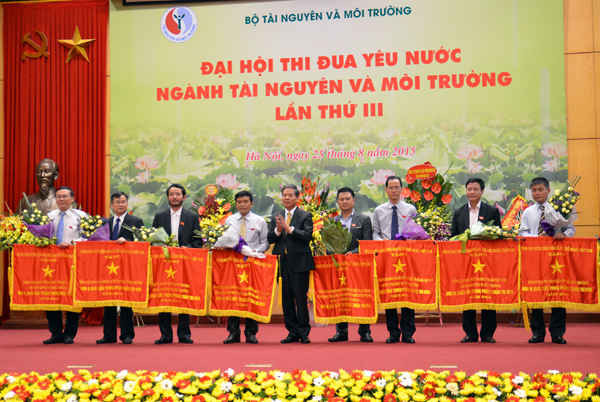 Bộ trưởng Bộ TN&MT Nguyễn Minh Quang