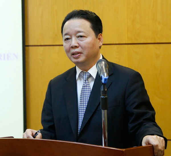 Tiến sỹ Trần Hồng Hà - Ủy viên dự khuyết Ban Chấp hành Trung ương Đảng khóa XI, Bí thư Đảng bộ, Thứ trưởng Bộ Tài nguyên và Môi trường