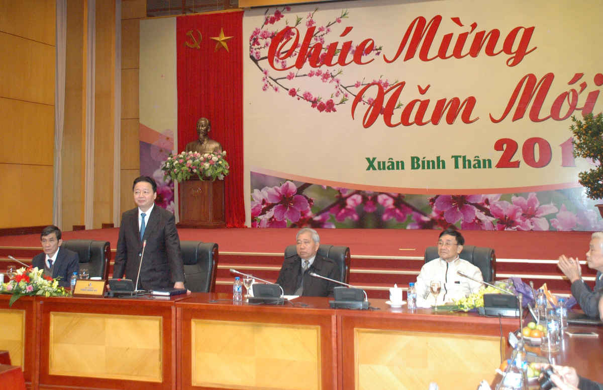 Ủy viên BCH Trung ương Đảng - Thứ trưởng Bộ TN&MT Trần Hồng Hà phát biểu tại buổi gặp mặt sáng 29/1