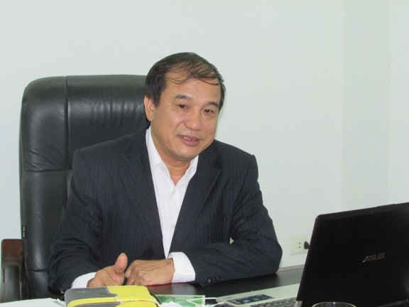 Ông Nguyễn Đình Lân-  Phó Tổng Giám Công ty CP Tập đoàn Hoành Sơn cho biết: “Sẽ di dời bãi than vào cuối năm 2016”