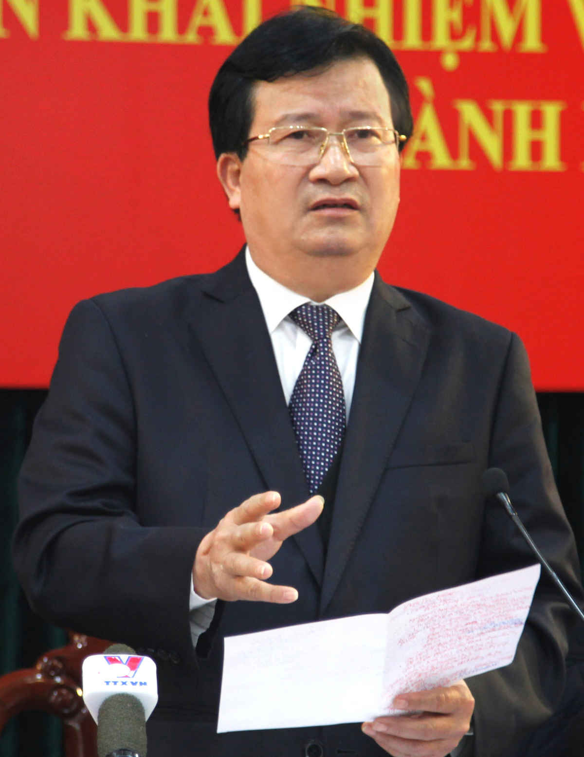 Bộ trưởng Trịnh Đình Dũng 