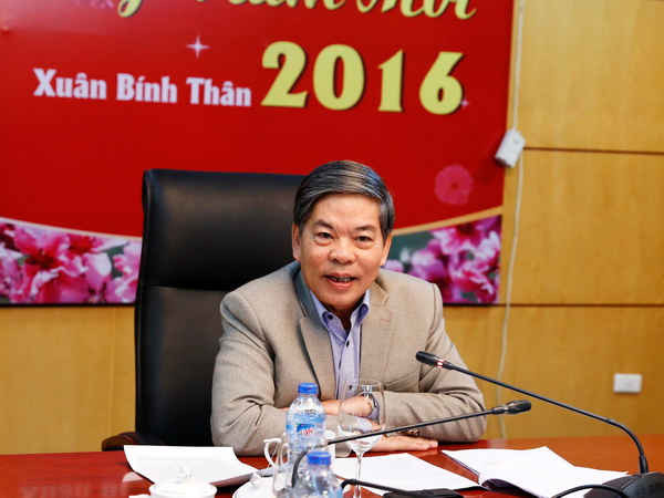 Bộ trưởng Bộ TN&MT Nguyễn Minh Quang phát biểu chỉ đạo tại cuộc họp. Ảnh: Monre