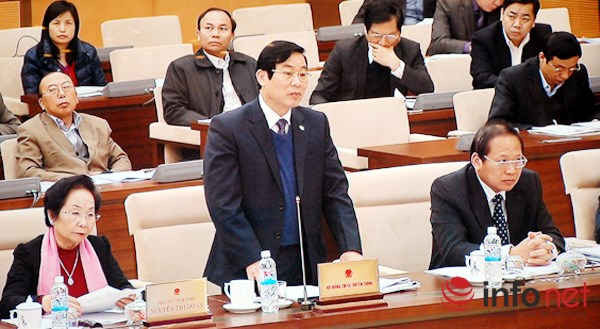 Bộ trưởng Bộ Thông tin và Truyền thông Nguyễn Bắc Son phát biểu ý kiến tại phiên làm việc. 