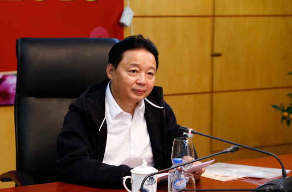 Ủy viên Trung ương Đảng - Thứ trưởng Bộ TN&MT Trần Hồng Hà phát biểu chỉ đạo tại cuộc họp 