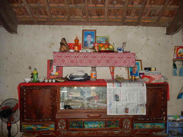 Hình ảnh bàn thờ cúng Xên hươn (ma nhà) của dân tộc Thái Nghệ An.