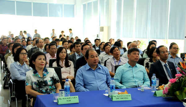 Vinamilk vinh dự được đón tiếp đoàn  73 tham tán thương mại, công sứ Việt Nam đến thăm siêu nhà máy sữa Việt Nam của Vinamilk 