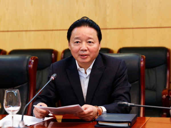 Ủy viên Trung ương Đảng, Thứ trưởng Bộ TN&MT Trần Hồng Hà phát biểu tại buổi làm việc với Bộ Tư pháp 