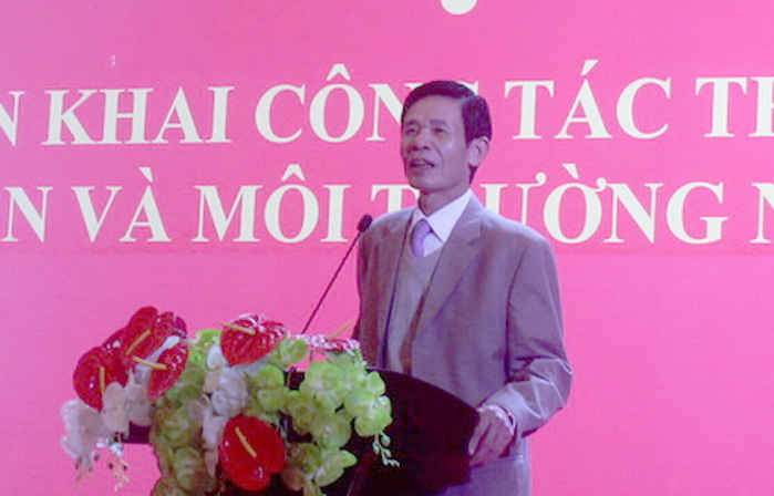 Thứ trưởng Bộ TN&MT Chu Phạm Ngọc Hiển phát biểu tại hội nghị. 