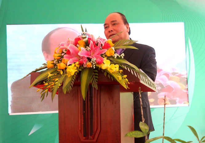 Phó thủ tướng Nguyễn Xuân Phúc phát biểu tại lễ khởi công
