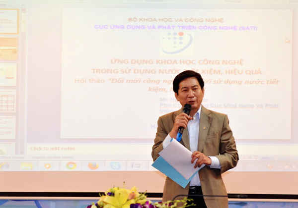 Ông Ngô Văn Mơ, Phó Cục trưởng Cục Ứng dụng và Phát triển công nghệ (Bộ Khoa học và Công nghệ) phát biểu tại Hội thảo. 