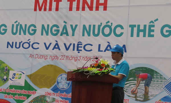 Ông Vũ Bá Công – Phó giám đốc Sở TN&MT TP Hải Phòng phát biểu tại lễ mít tinh.