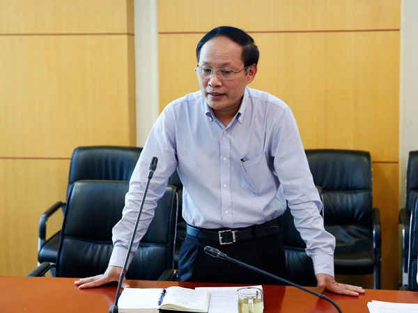 Ông Nguyễn Văn Tài - Tổng cục trưởng Tổng cục Môi trường phát biểu tại buổi làm việc. 