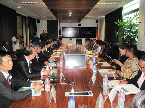 Bộ trưởng Nguyễn Minh Quang và đoàn công tác làm việc với Bộ trưởng Các vấn đề môi trường Nam Phi