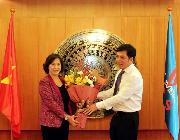 Chủ tịch HĐQT PV GAS đón mừng bà Nguyễn Thị Kim Ngân – Chủ tịch Quốc hội, đến thăm Tổng công ty năm 2015