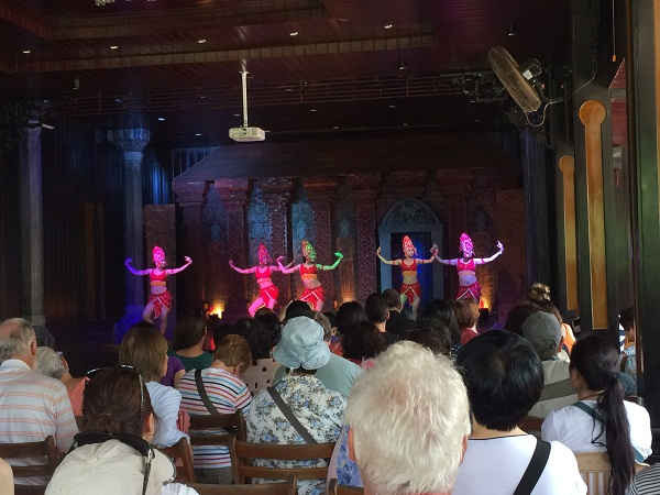 Một buổi biểu diễn miễn phí về nghệ thuật Chăm tại khu di tích Mỹ Sơn rất được lòng du khách 