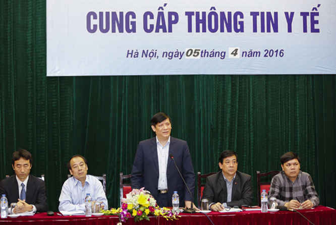 Thứ trưởng Bộ Y tế Nguyễn Thanh Long chủ trì cuộc họp
