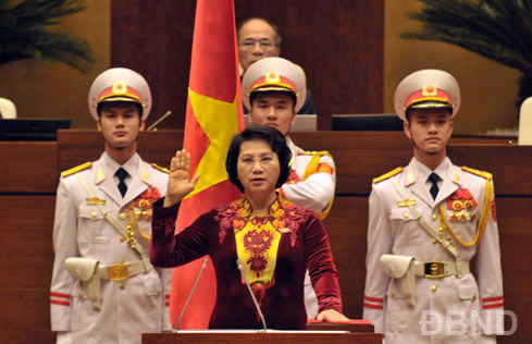 Chủ tịch Quốc hội Nguyễn Thị Kim Ngân tuyên thệ nhậm chức. 