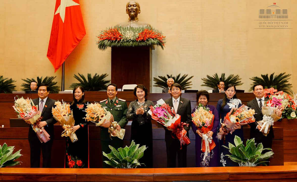 Chủ tịch Quốc hội Nguyễn Thị Kim Ngân chúc mừng Chủ tịch Hội đồng Dân tộc, Chủ nhiệm một số Ủy ban và Tổng Kiểm toán Nhà nước