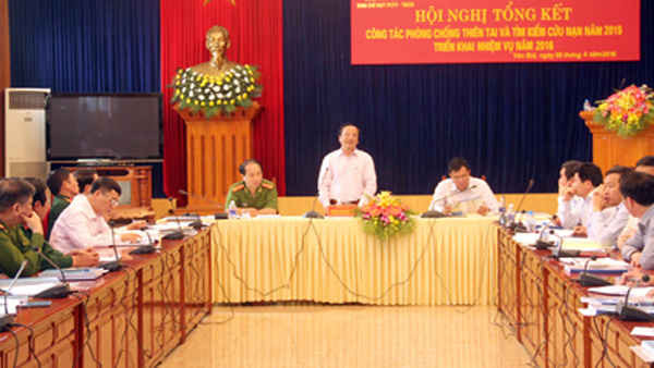 Phó Chủ tịch UBND tỉnh Yên Bái - ông Hoàng Xuân Nguyên phát biểu chủ trì hội nghị