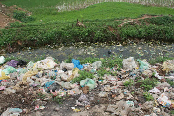 Bãi rác đang từng ngày từng giờ “bức tử” cuộc sống của người dân