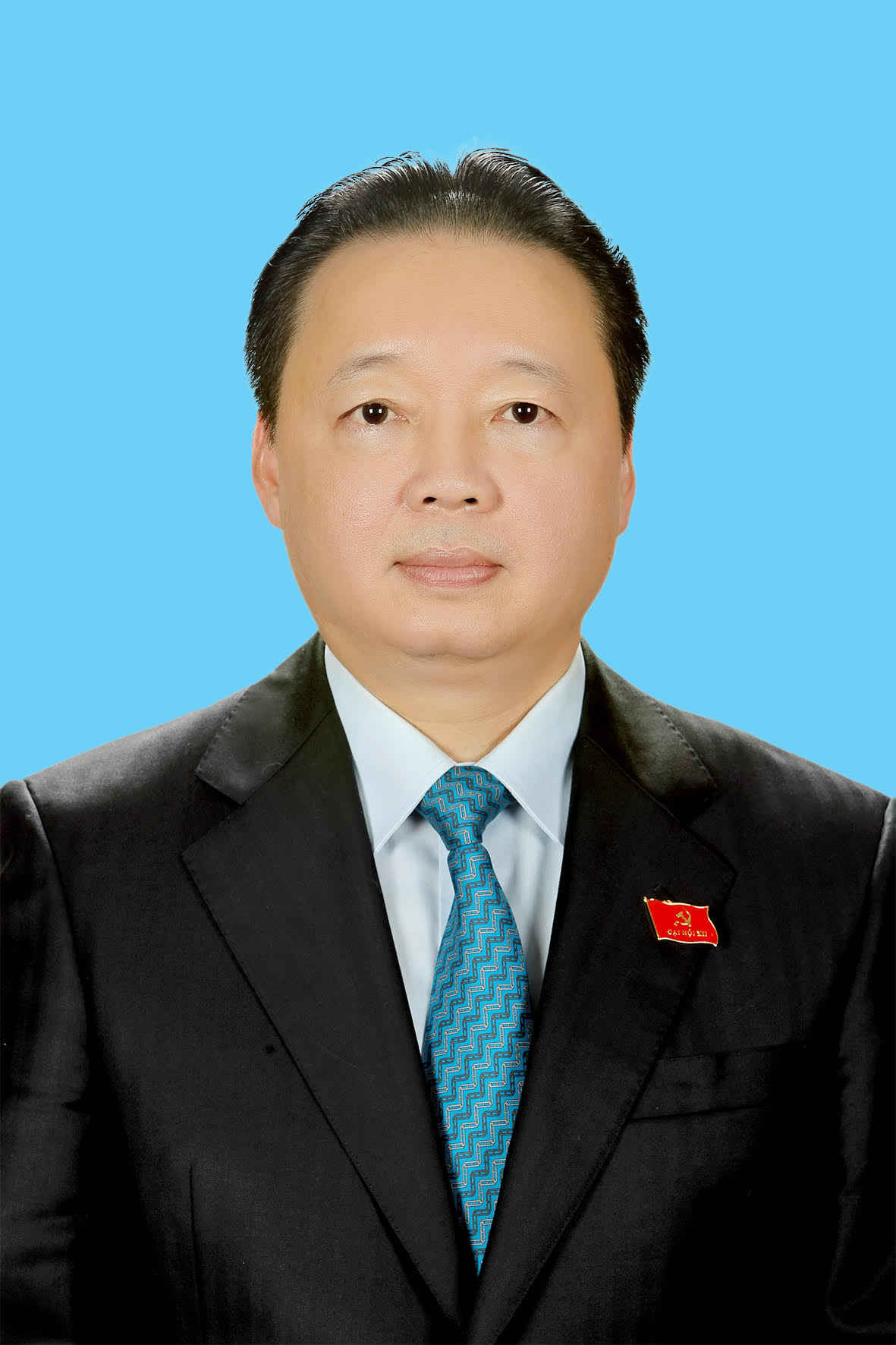 Sáng 09/4, Quốc hội khóa XIII đã chính thức bầu và phê chuẩn đồng chí Trần Hồng Hà giữ chức vụ  Bộ trưởng Bộ Tài nguyên và Môi trường 