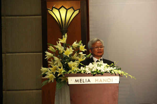 GS TS Tạ Ngọc Tấn – Giám đốc Học viện Chính trị quốc gia Hồ Chí Minh phát biểu tại lễ công bố