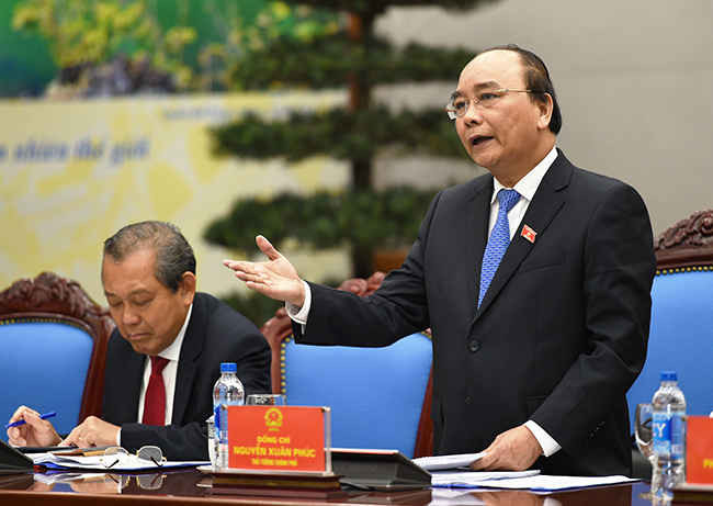 Thủ tướng Nguyễn Xuân Phúc nhấn mạnh: Cuộc họp đầu tiên này của Chính phủ tập trung bàn một số việc cấp bách và các giải pháp cần làm ngay trong tháng 4 và những tháng tiếp theo.