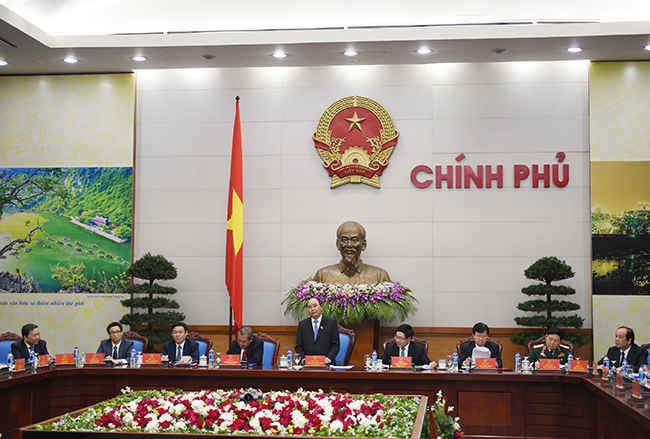 Thủ tướng Nguyễn Xuân Phúc chủ trì phiên họp đầu tiên với các thành viên Chính phủ mới được kiện toàn.