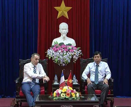 Chủ tịch UBND tỉnh Cà Mau Nguyễn Tiến Hải trong buổi tiếp Đại sứ Pháp, Ngài Jean – Noel – Poirier