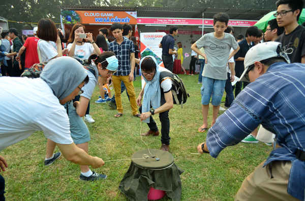 Nhiều trò chơi đến từ đất nước Mặt trời mọc cũng thu hút trí tò mỏ của các bạn trẻ tại Hoàng Thành