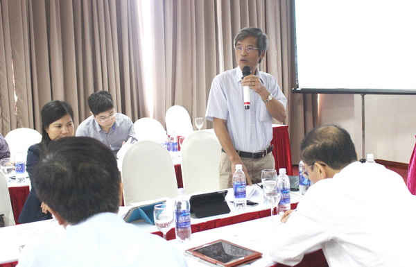 Ông Hoàng Văn Bẩy - Cục trưởng Cục Quản lý tài nguyên nước (Bộ TN&MT) phát biểu tại Hội thảo. 