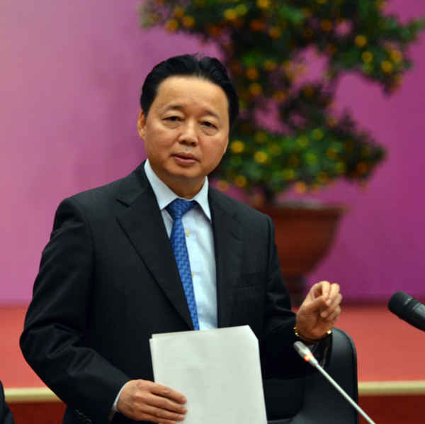 Bộ trưởng Trần Hồng Hà chỉ đạo Tổng cục Quản lý đất đai công khai số điện thoại tiếp nhận thông tin của người dân và doanh nghiệp phản ánh về tình trạng vi phạm pháp luật về đất đai. 
