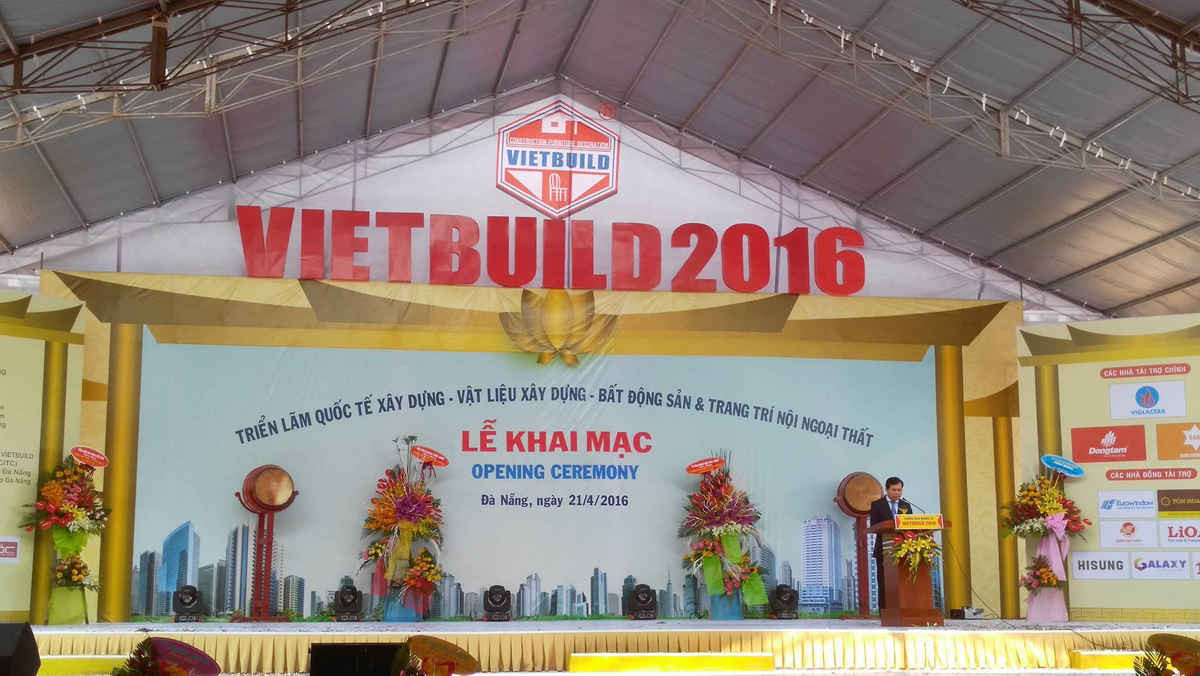 Thứ trưởng Bộ Xây dựng Lê Quang Hùng phát biểu tại Triển lãm quốc tế VIETBUILD Đà Nẵng 2016
